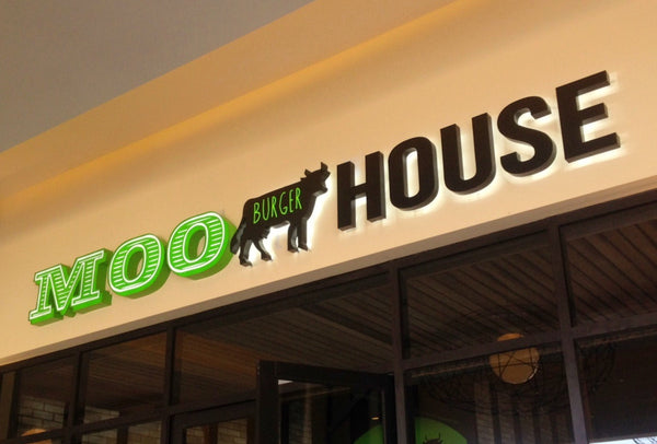 ANUNCIOS LUMINOSOS | MOO HOUSE BURGER - DOWNTOWN JURIQUILLA